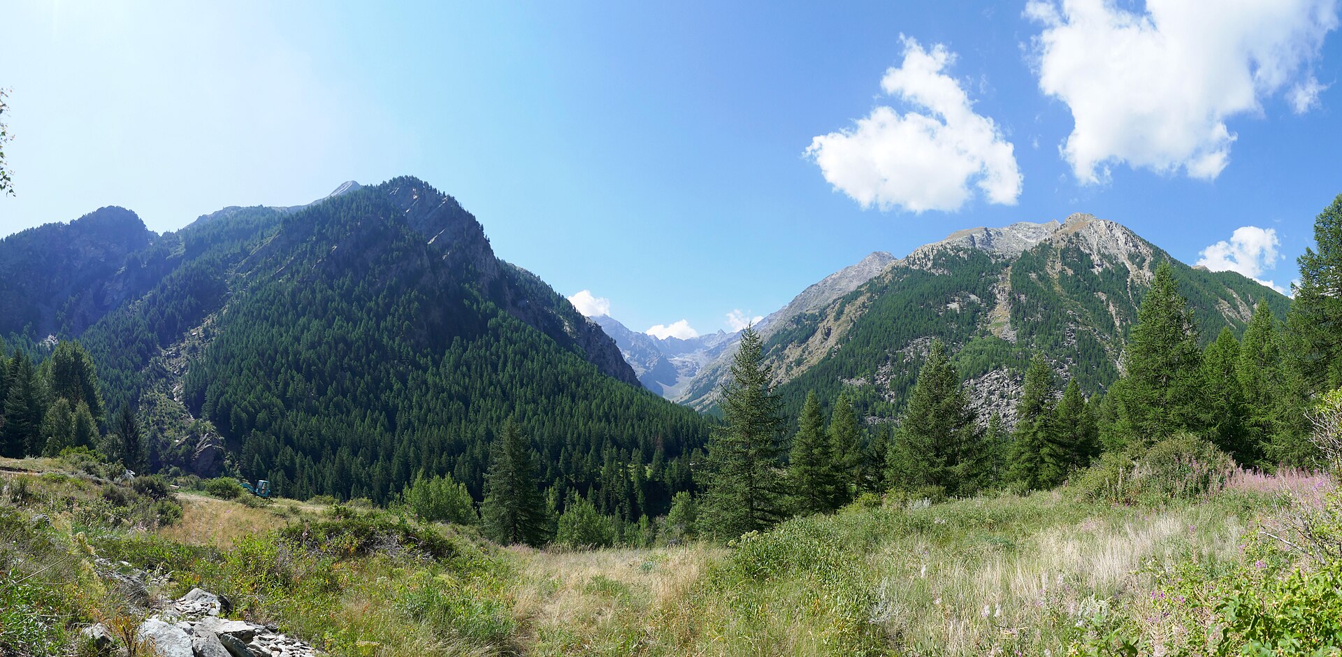 Mountains around Lillaz.