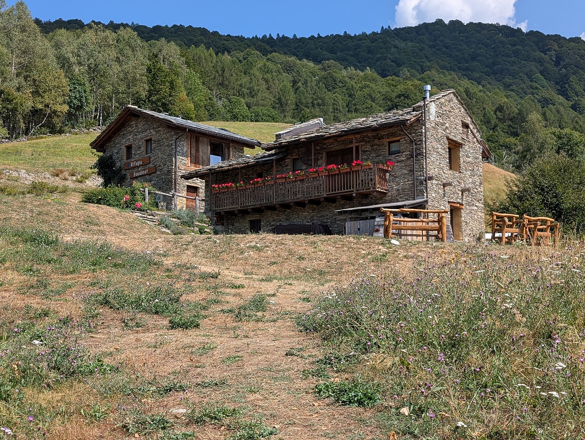 Vista sul rifugio Baudinet, in Valle Pesio.