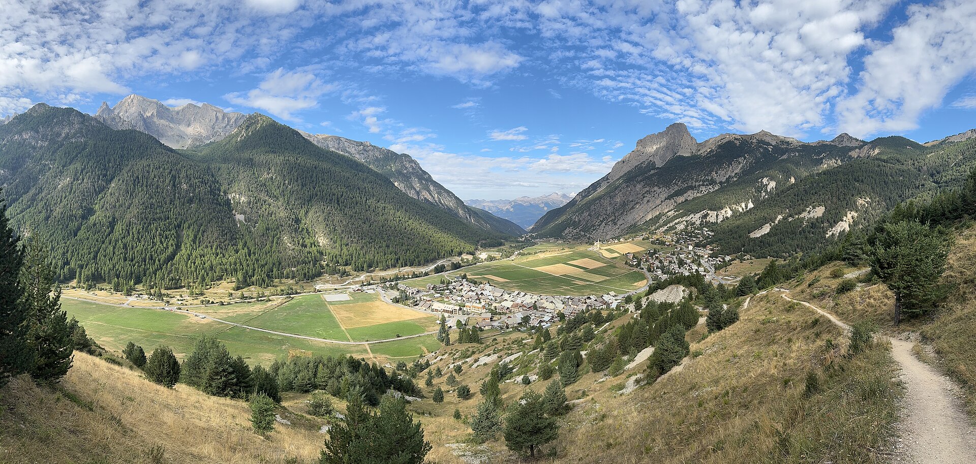 La valle di Ceillac vista dal sentiero dei balconi, fra i pascoli e le cime